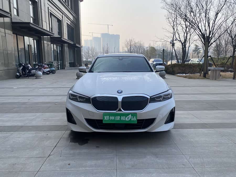 BMW i3 2024 car image #3