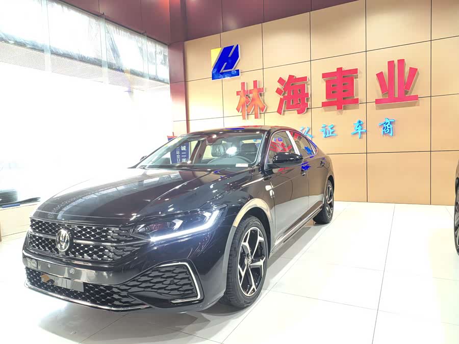 Volkswagen Passat 2025 car image #3