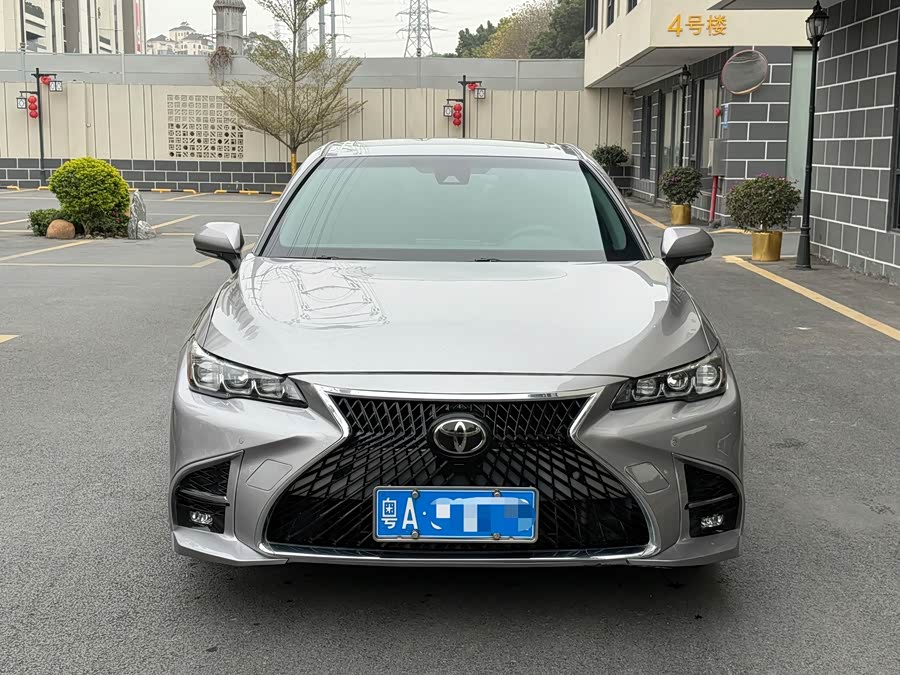 Toyota Avalon 2022 car image #3