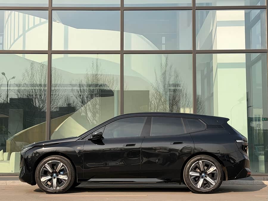 BMW iX M60 2023 #3 BMW iX M60 2023 car image #3