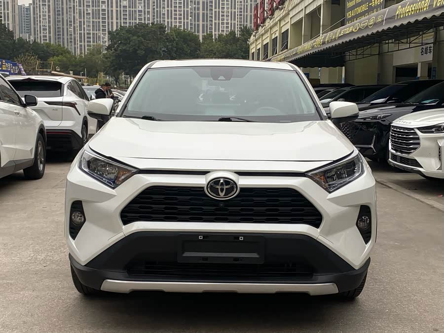 Toyota RAV4 2019 car image #3