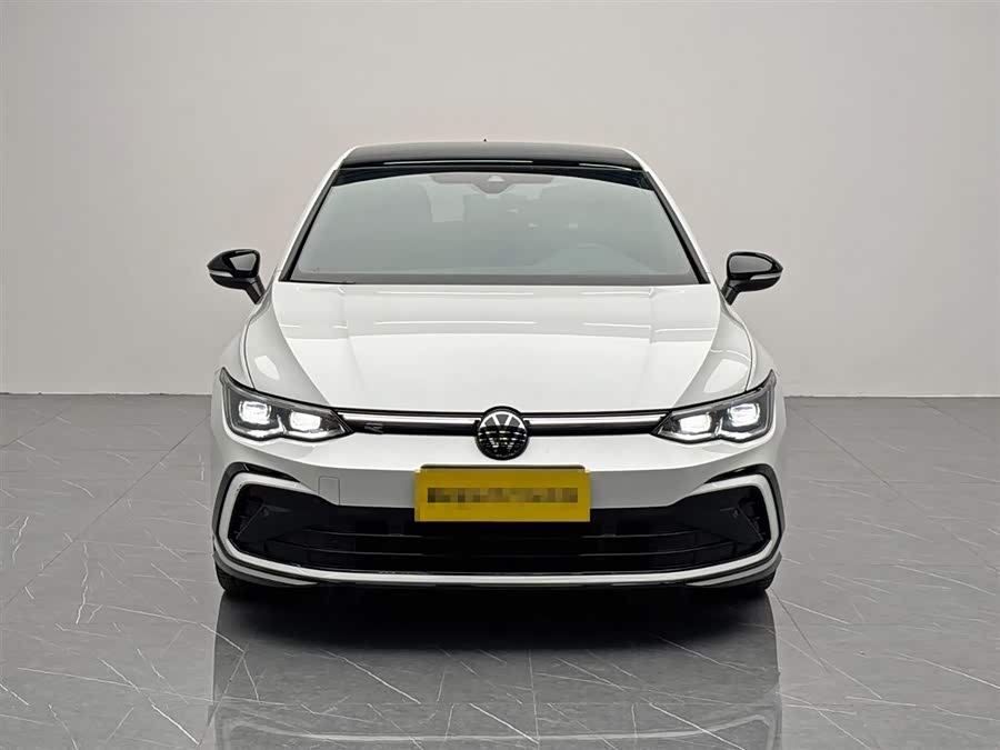Volkswagen Golf 2025 car image #3