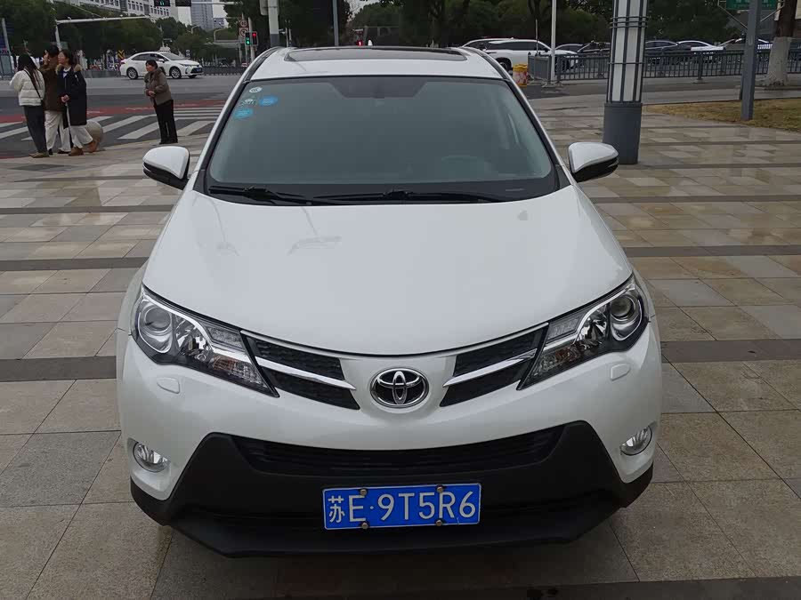 Toyota RAV4 2015 car image #3