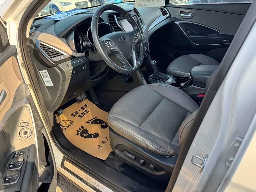 Hyundai Grand Santa Fe 2015 car image #3