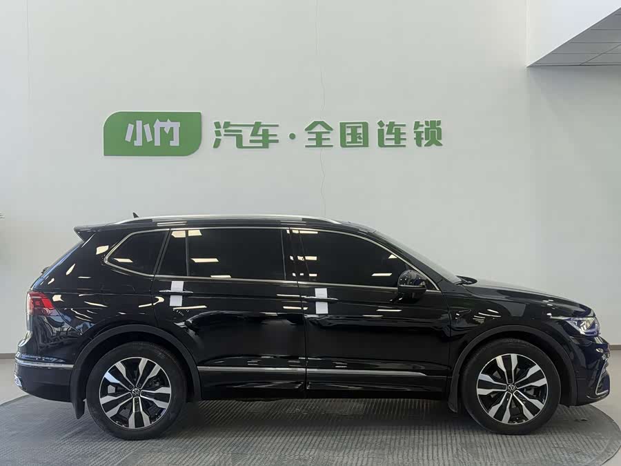 Volkswagen Tiguan L 2021 car image #3