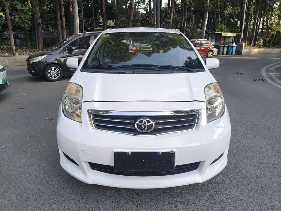 Toyota Yaris 2011 imagen de coche #3