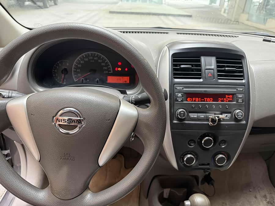 Nissan Sunny 2016 car image #3
