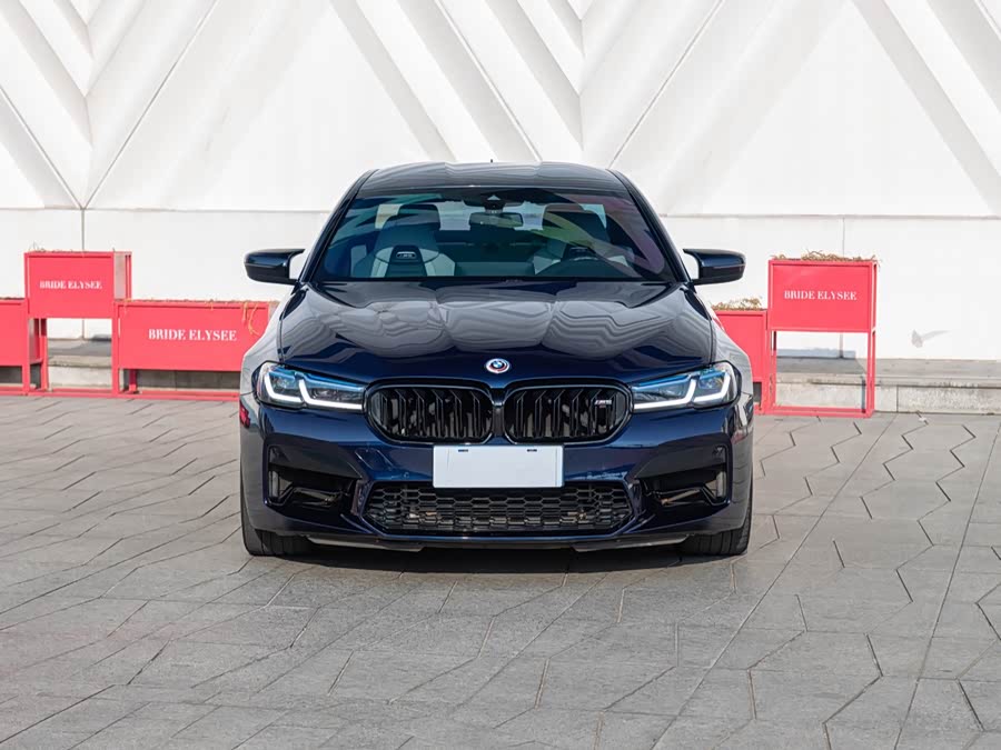 BMW M5 2023 изображение автомобиля #3