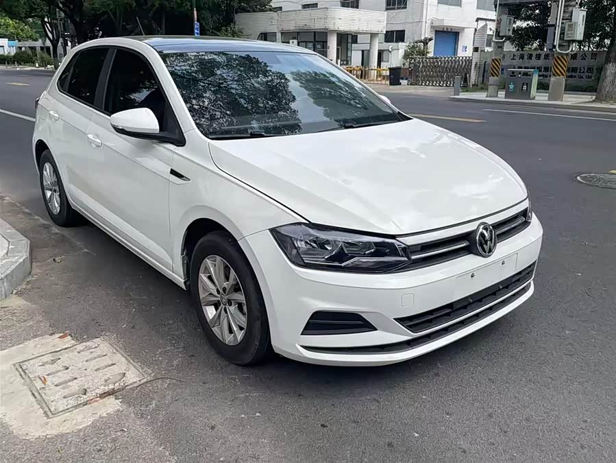 Volkswagen Polo 2019 car image #3