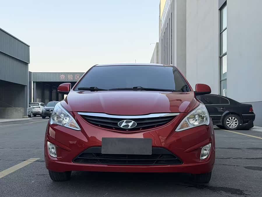 Hyundai Reina 2012 car image #3