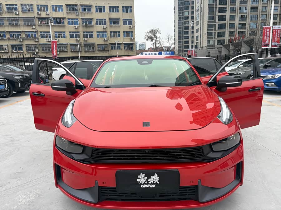 Lynk & Co 03 2020 car image #3
