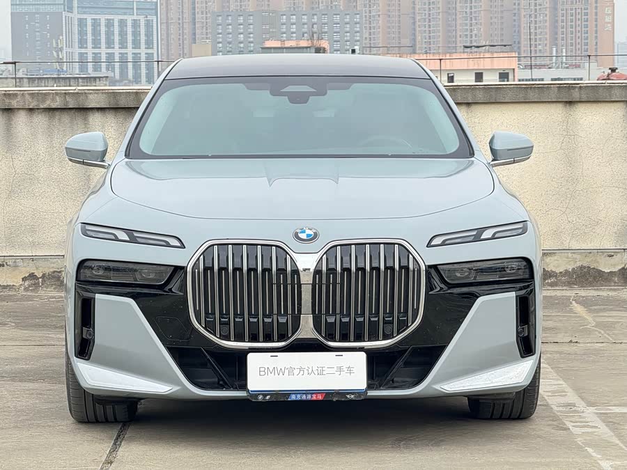 BMW 7 Series 2024 car image #3