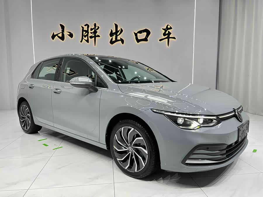 Volkswagen Golf 2022 car image #3