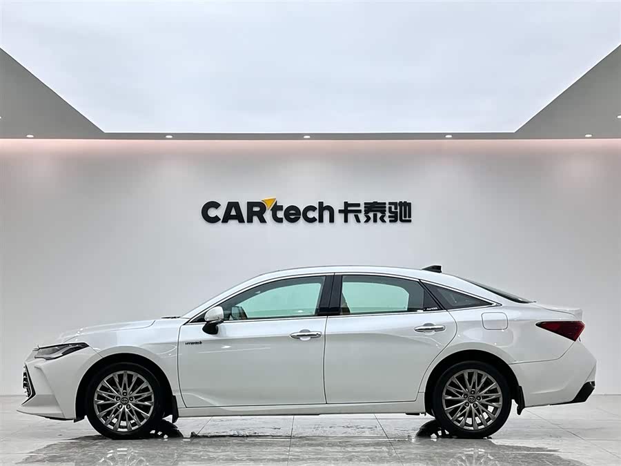 Toyota Avalon 2022 car image #3