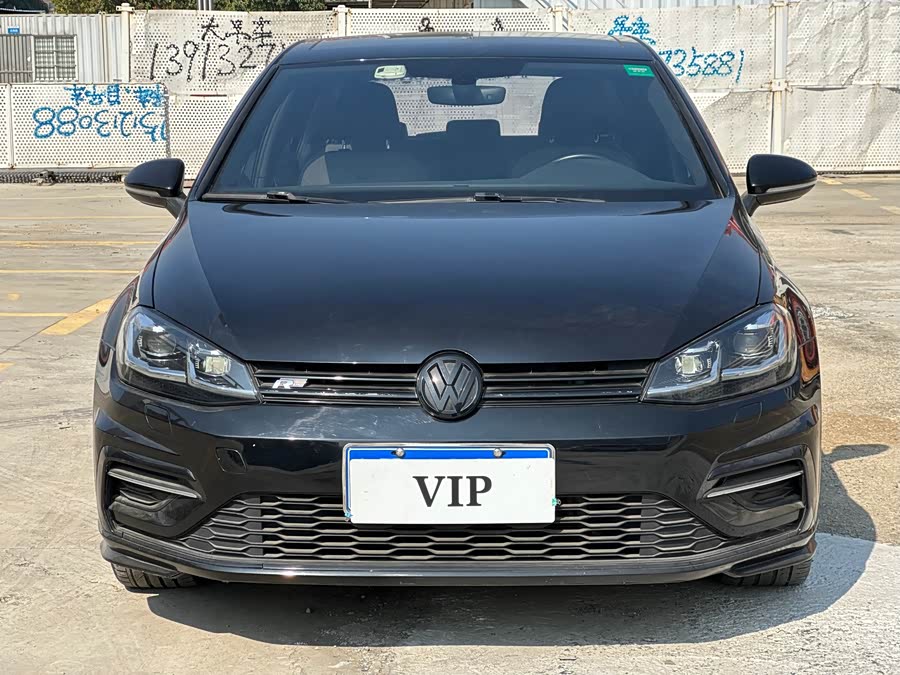 Volkswagen Golf 2018 car image #3