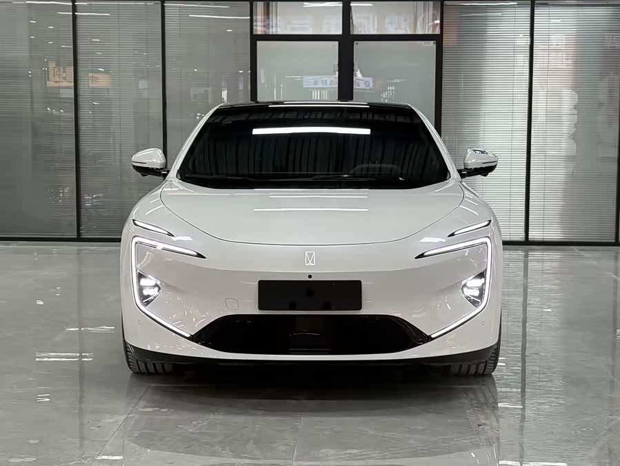 Avatr 12 2025 car image #3