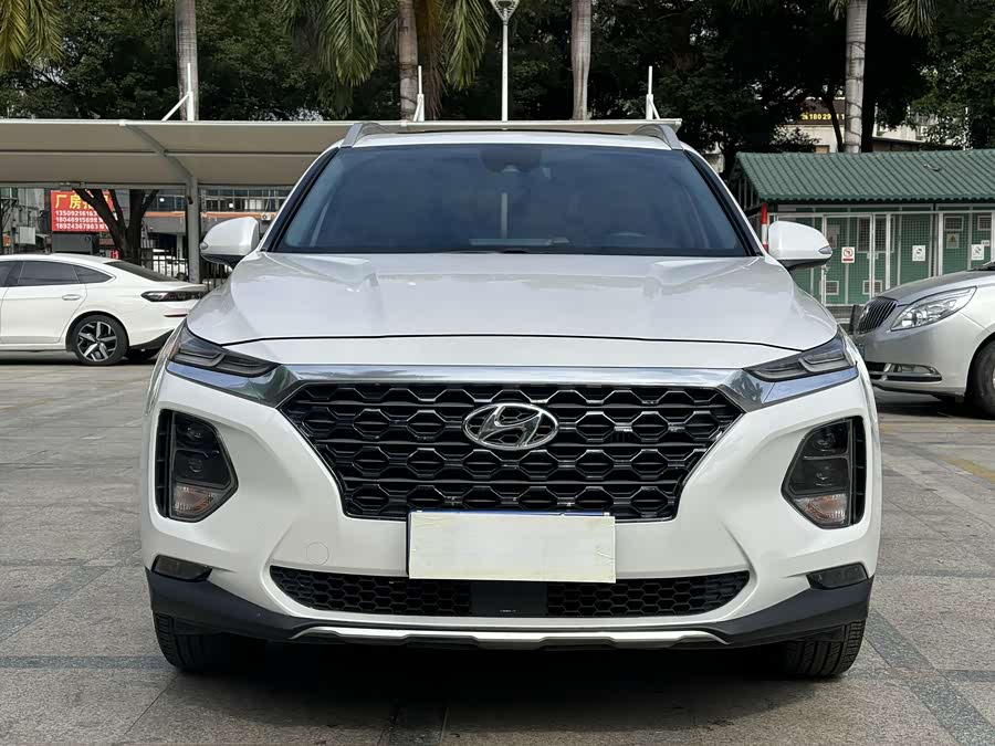 Hyundai Santa Fe 2020 car image #3