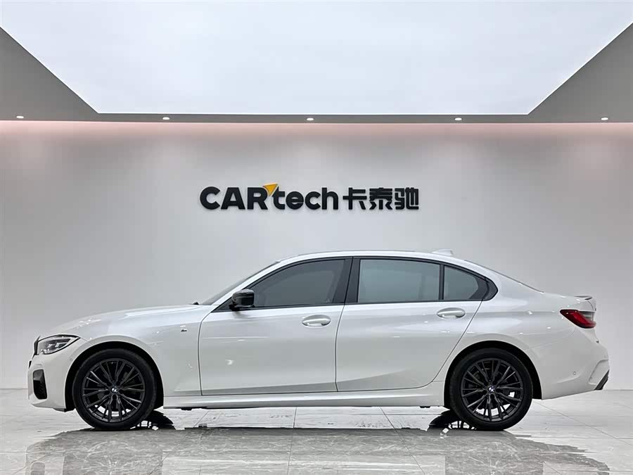 BMW 3 Series 2019 car image #3