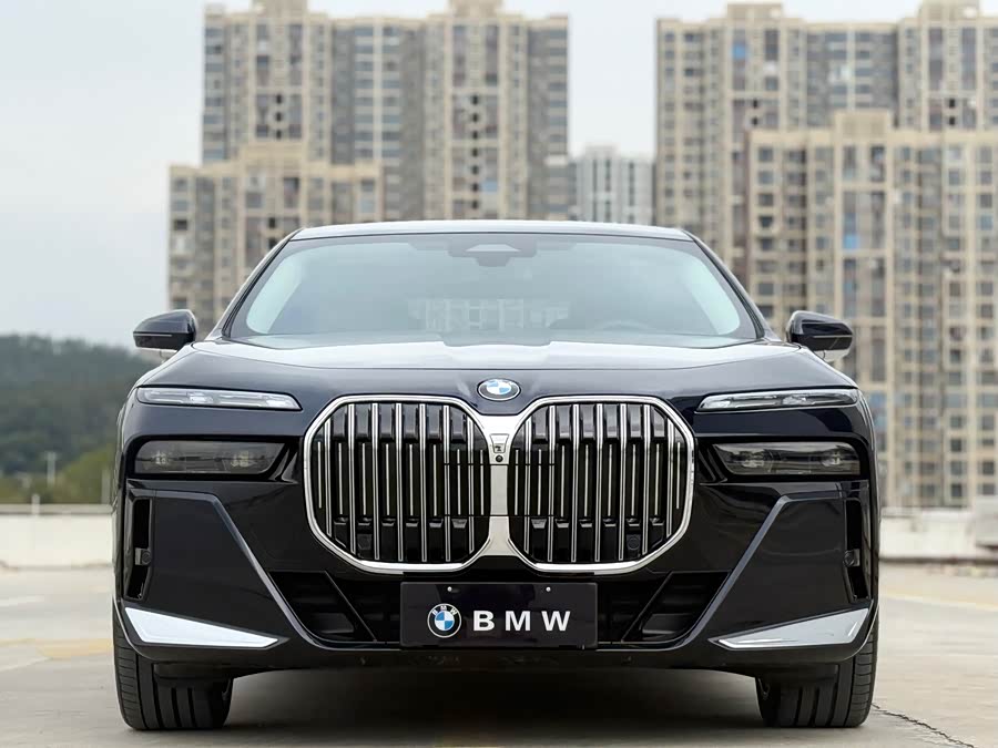 BMW 7 Series 2025 car image #3