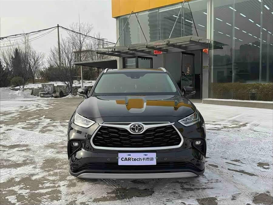 Toyota Highlander 2025 car image #3