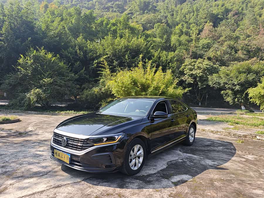 Volkswagen Passat 2022 car image #3