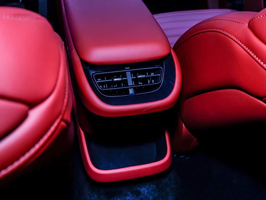 Avatr 12 2024 car image #3