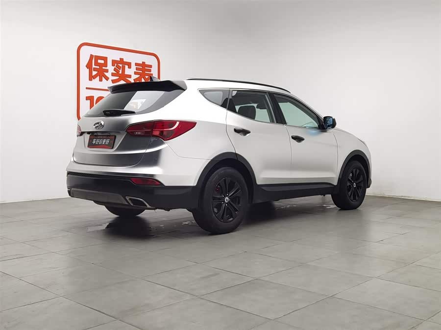 Hyundai Santa Fe 2015 car image #3