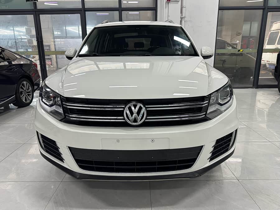 Volkswagen Tiguan 2016 car image #3