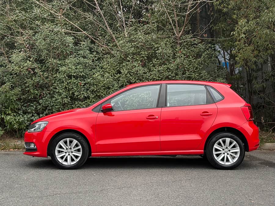 Volkswagen Polo 2015 immagine di auto #3