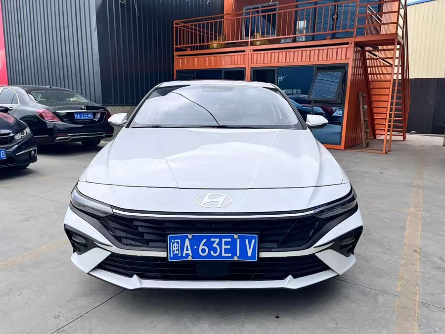 Hyundai Elantra 2024 car image #3
