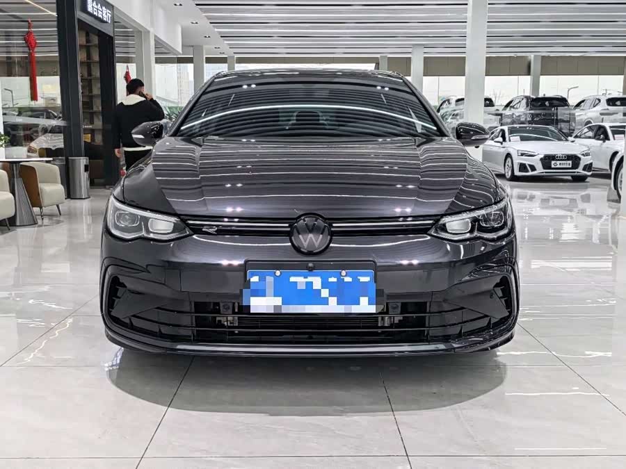 Volkswagen Golf 2024 car image #3