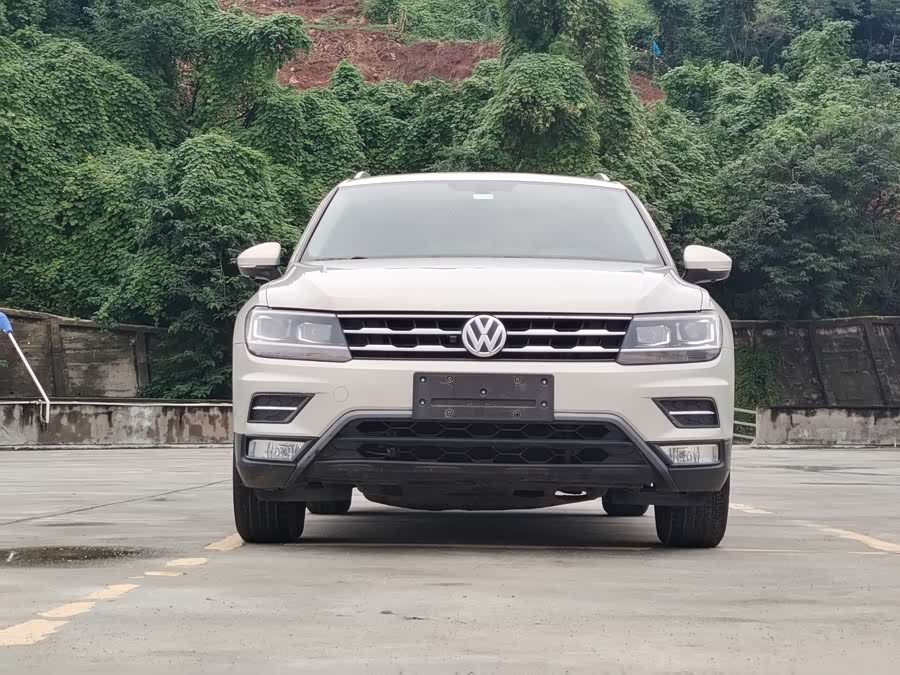 Volkswagen Tiguan L 2018 #3 Volkswagen Tiguan L 2018 car image #3