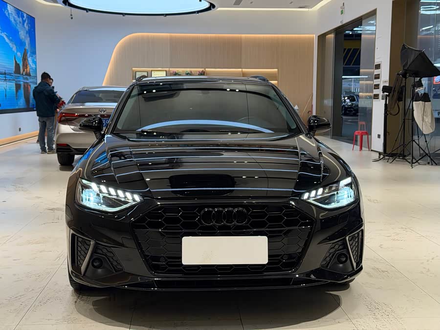 Audi A4 (Imported) 2022 صورة سيارة #3