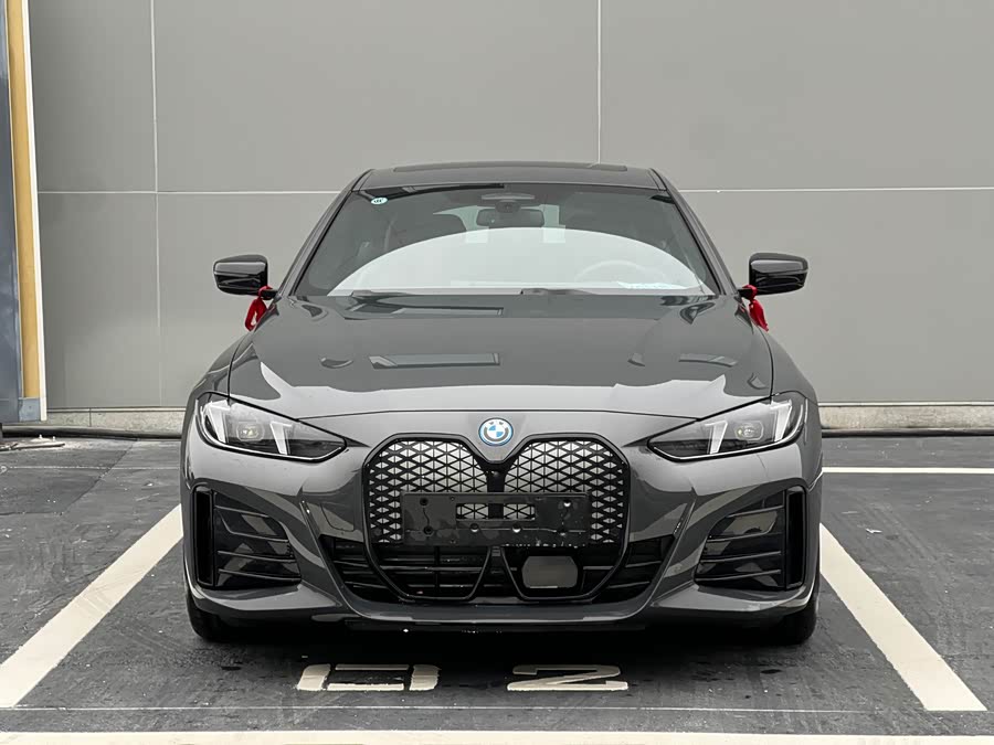 BMW i4 2025 car image #3