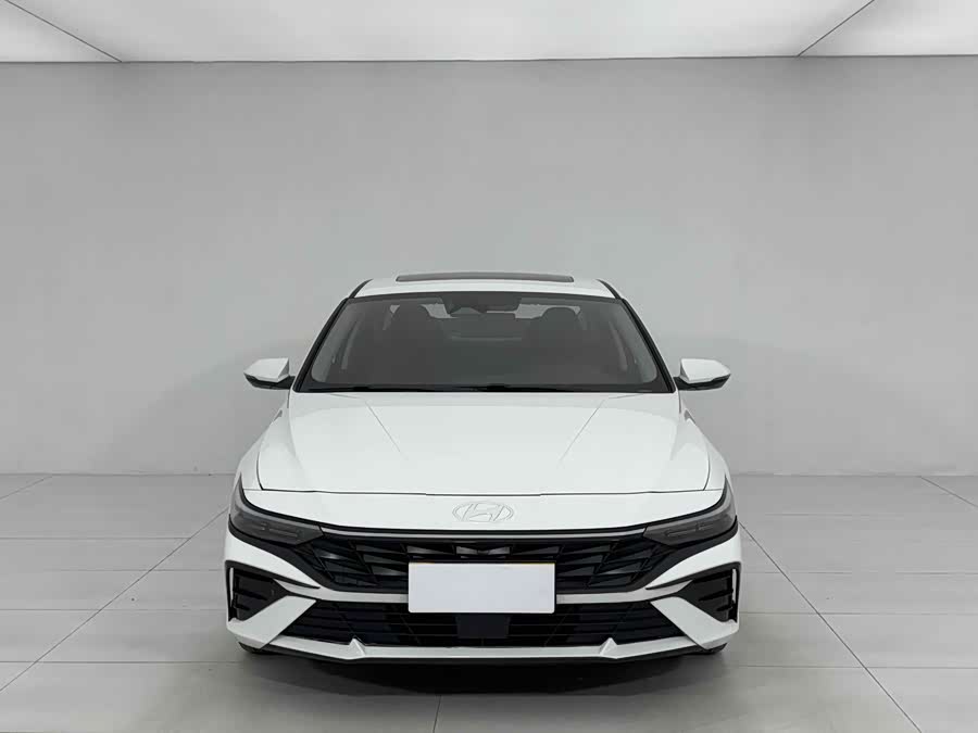 Hyundai Elantra 2023 car image #3