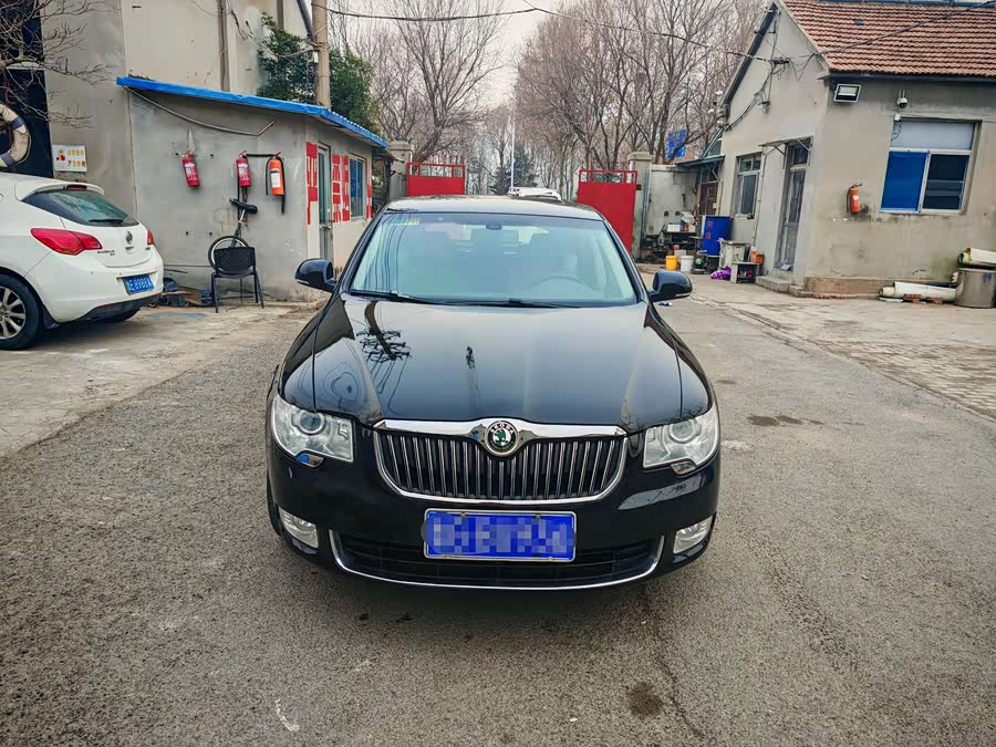 Skoda Superb 2012 صورة سيارة #3
