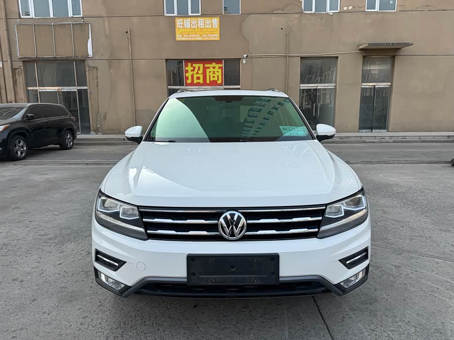 Volkswagen Tiguan L 2018 car image #3