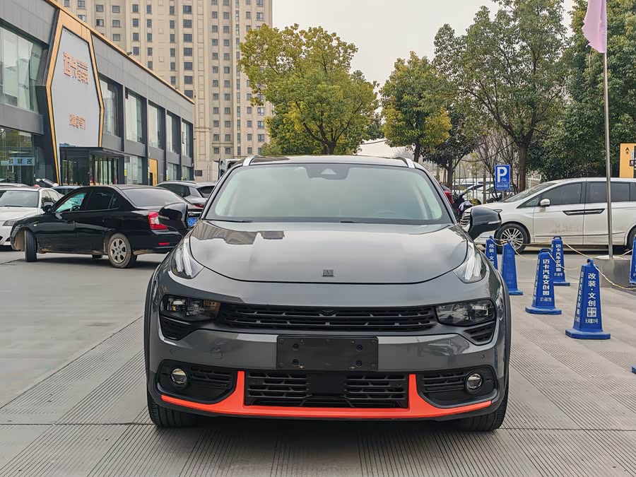 Lynk & Co 02 2019 car image #3