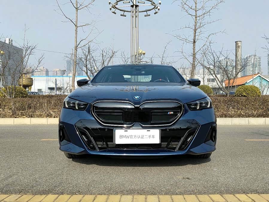 BMW i5 M60 car image #3