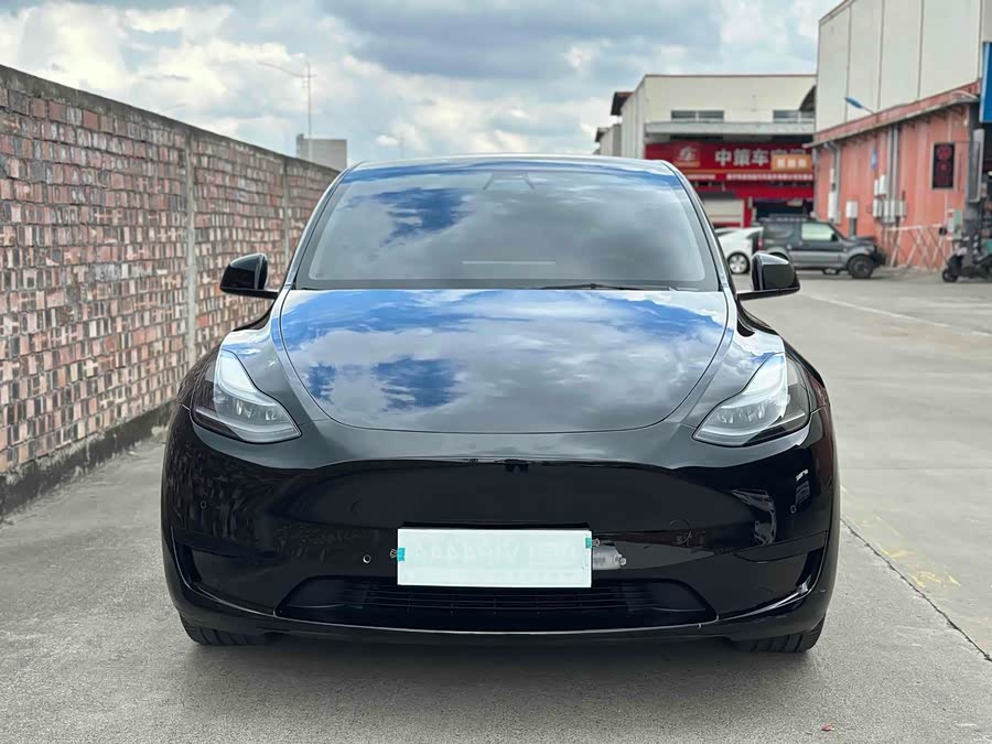 Tesla Model Y 2022 car image #3