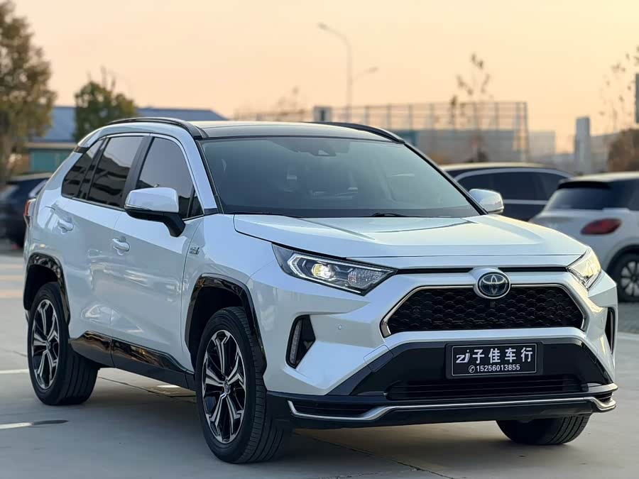 Toyota RAV4 Hybird E+ 2021 immagine di auto #3
