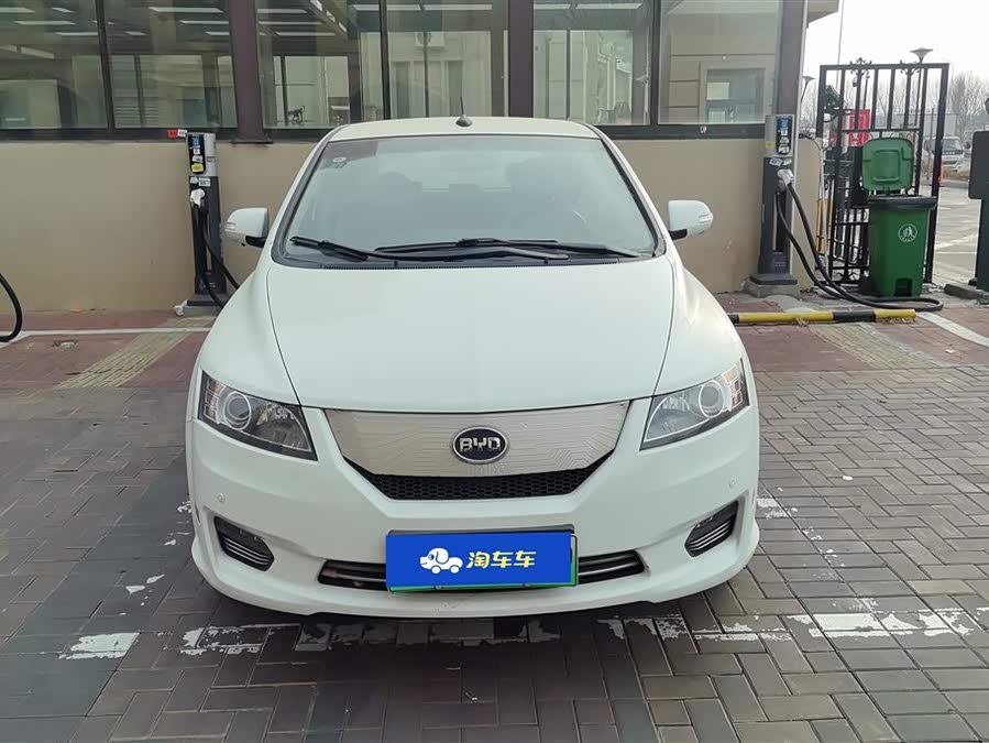 BYD e6 2015 car image #3