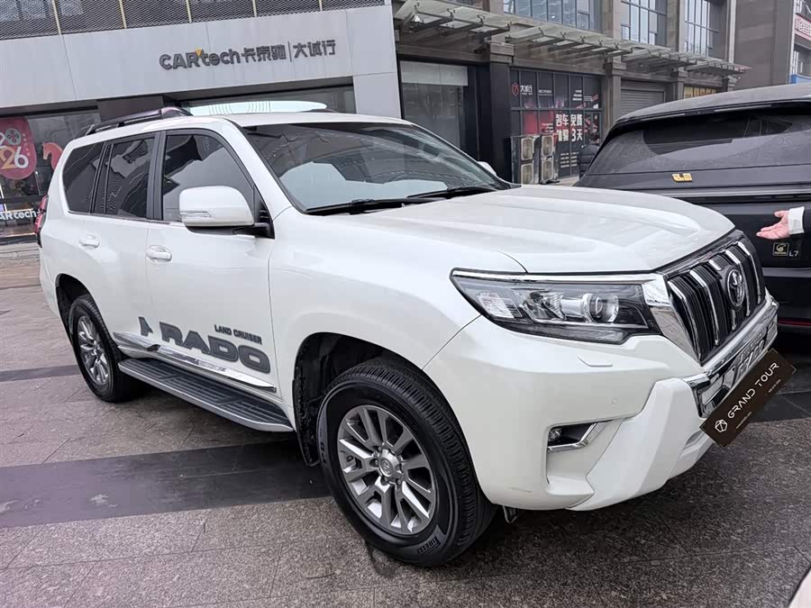 Toyota Land Cruiser Prado 2018 car image #3