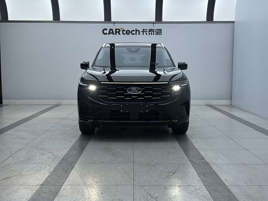 Ford Edge 2025 car image #3