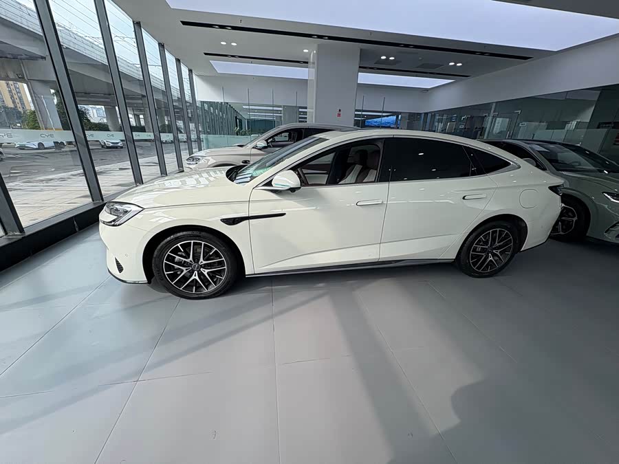 BYD Seal 07 DM-i 2025 car image #3