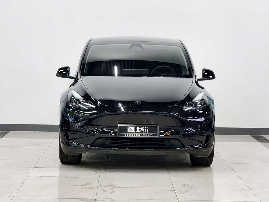 Tesla Model Y 2023 car image #3