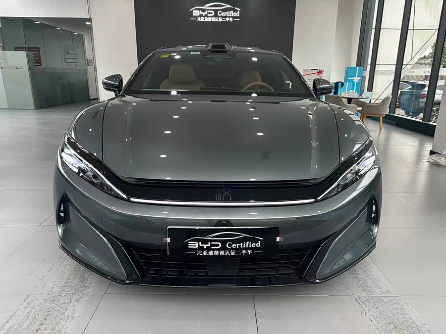 BYD HanL 2025 #3 BYD HanL 2025 car image #3