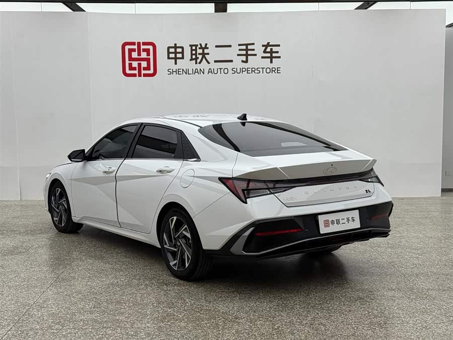 Hyundai Elantra 2023 car image #3