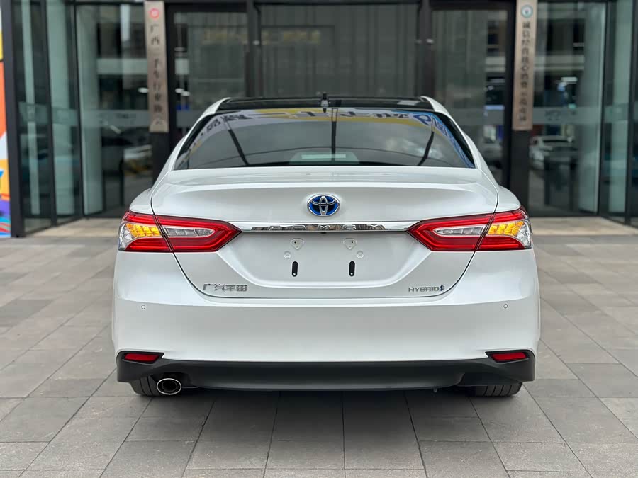 Toyota Camry 2022 car image #3