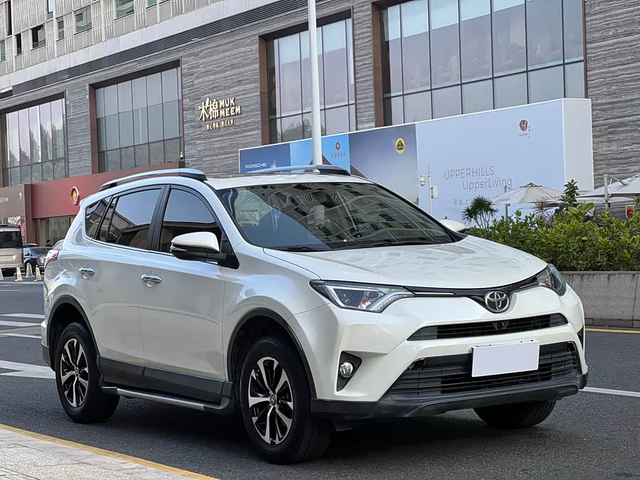 Toyota RAV4 2018 car image #3